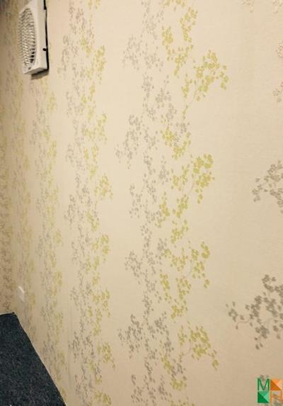  Thi công giấy dán tường tại Sàn Giao Dịch Bất Động Sản VinHomes